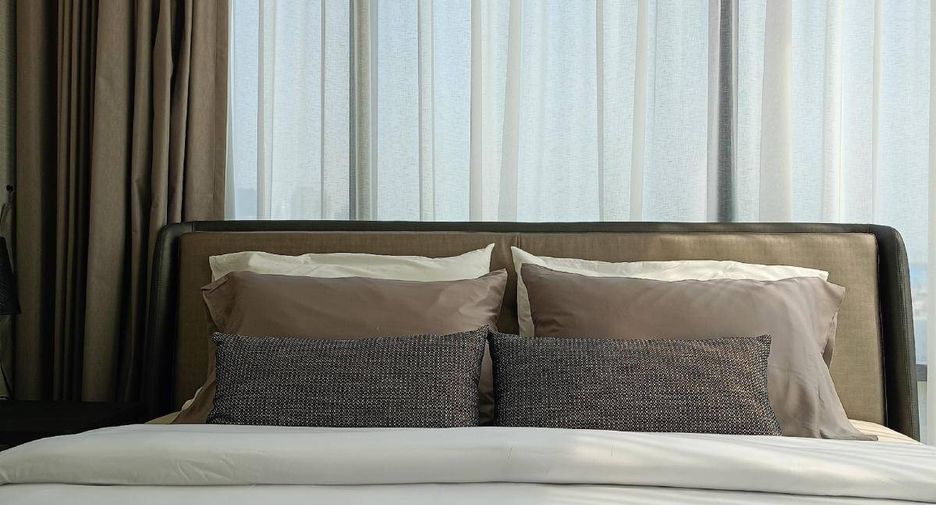 For rent 2 bedrooms condo in Ratchathewi, Bangkok