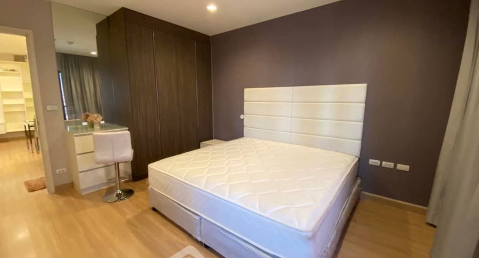For rent 2 bedrooms condo in Khlong San, Bangkok