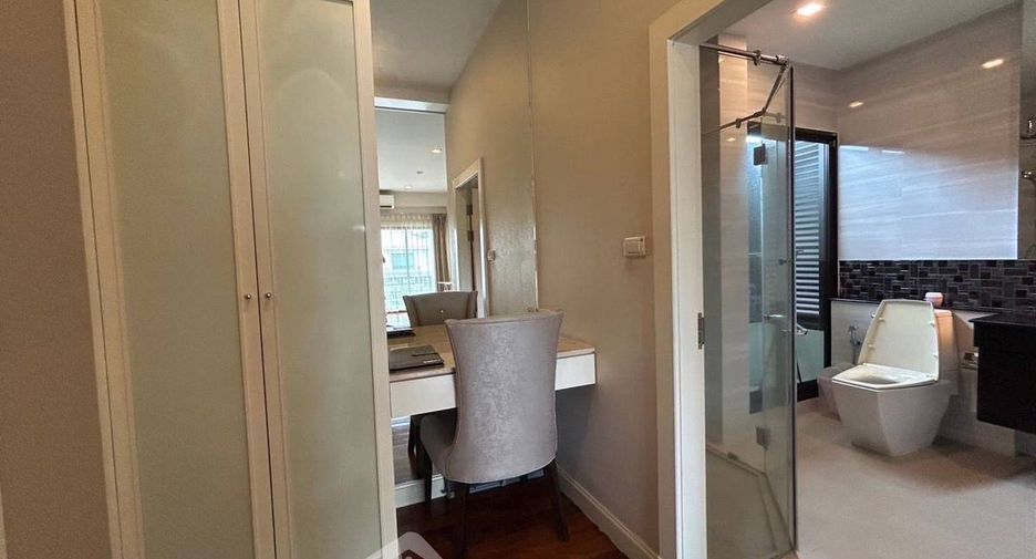 For rent 4 bedrooms house in Lat Krabang, Bangkok