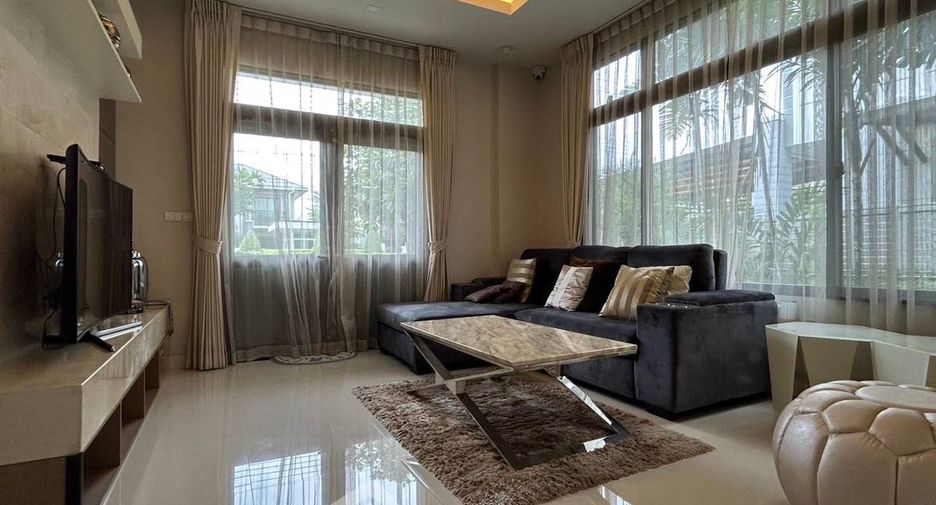 For rent 4 bedrooms house in Lat Krabang, Bangkok