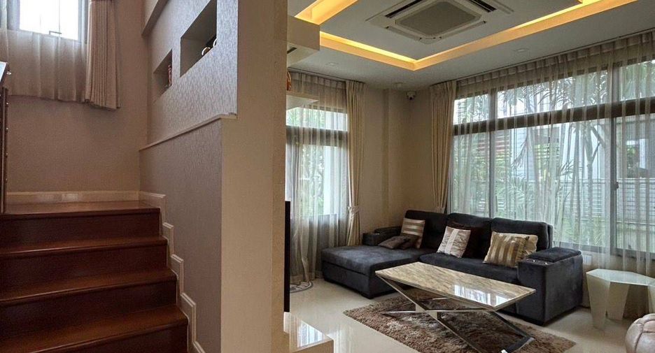 For rent 4 bedrooms house in Lat Krabang, Bangkok
