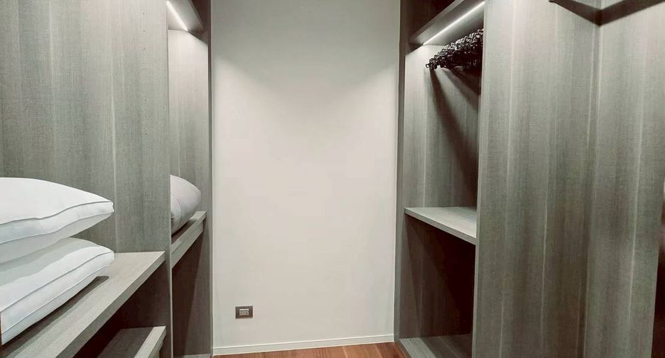 Wohnung zur Miete mit 2 Zimmer in Pathum Wan, Bangkok
