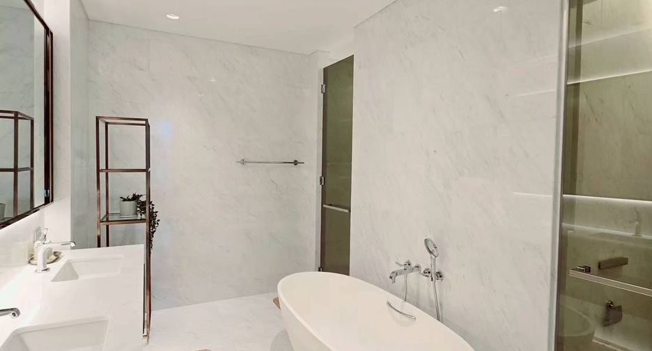 Wohnung zur Miete mit 2 Zimmer in Pathum Wan, Bangkok