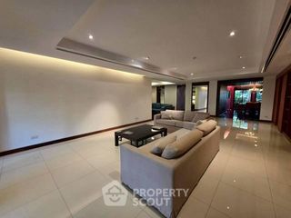 For rent 3 bedrooms condo in Sathon, Bangkok