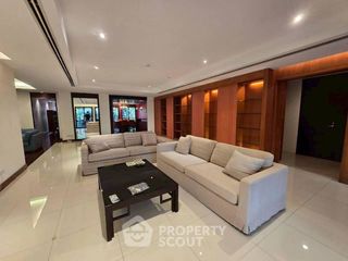 For rent 3 bedrooms condo in Sathon, Bangkok