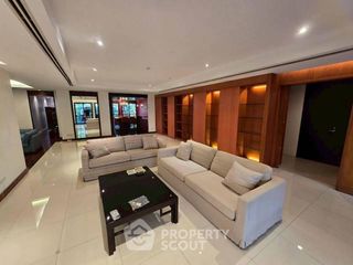 For rent 3 bedrooms condo in Sathon, Bangkok