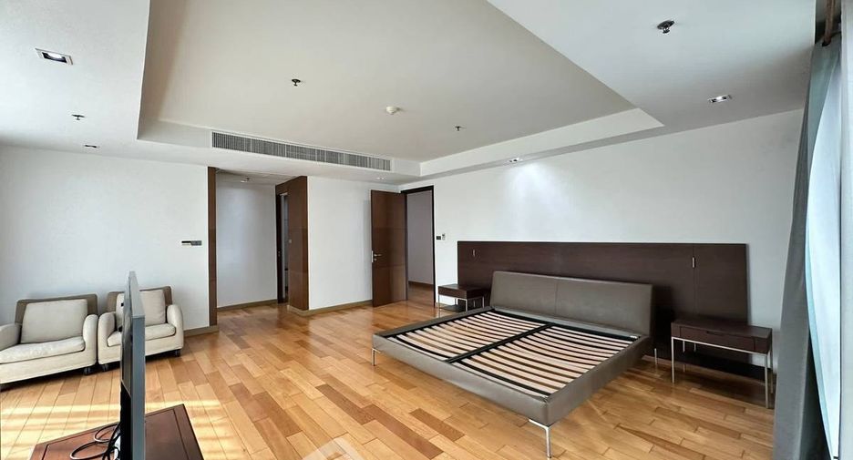 For rent 4 ベッドルーム condo in Khlong Toei, Bangkok