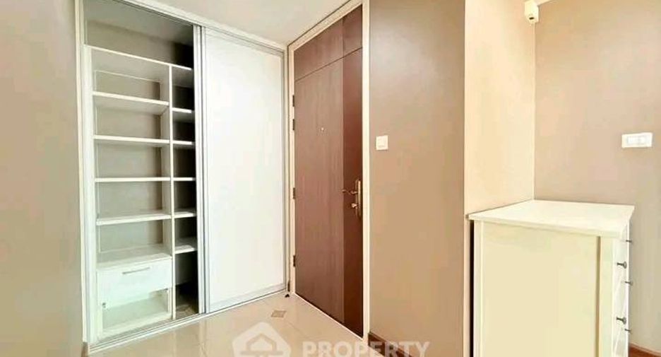 For rent 2 bedrooms condo in Sathon, Bangkok
