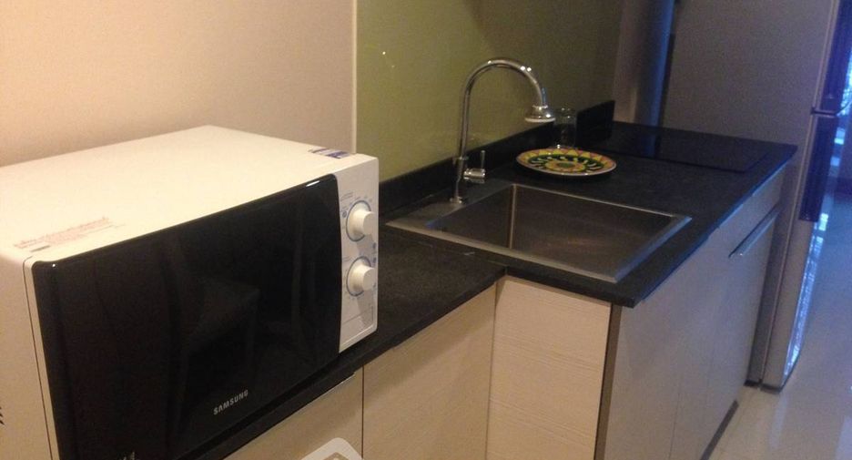 For sale 1 bed condo in Khlong Toei, Bangkok