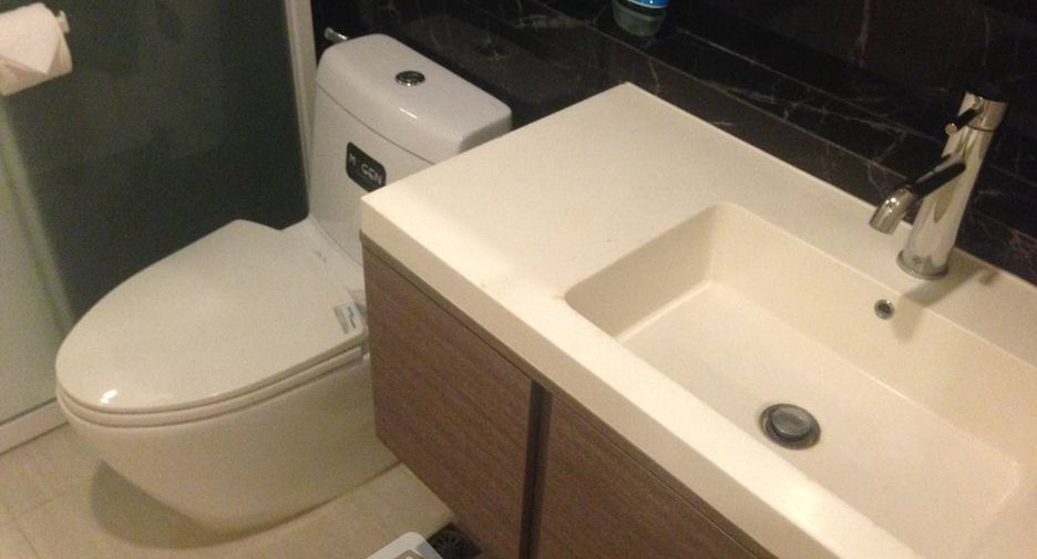 For sale 1 bed condo in Khlong Toei, Bangkok