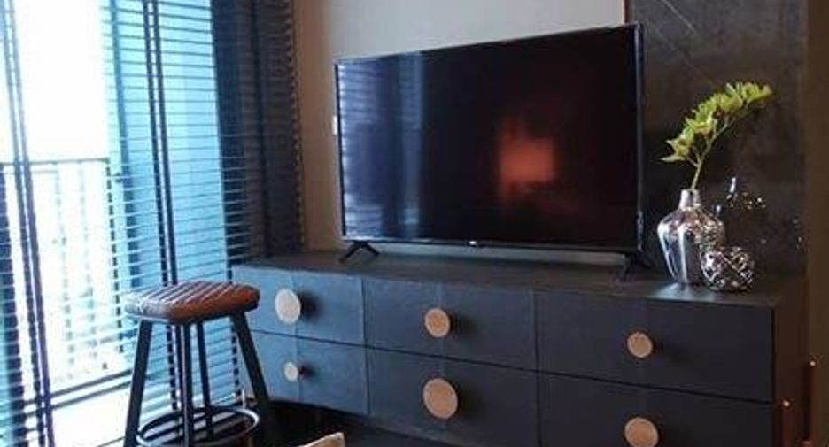 Аренда и продажа 2 спальни кондо в Пхра Кханонг, Бангкок