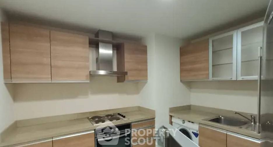 For rent そして for sale 2 ベッドルーム condo in Watthana, Bangkok