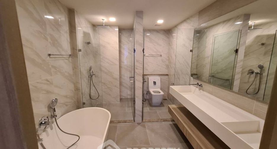 For sale 2 bedrooms condo in Watthana, Bangkok