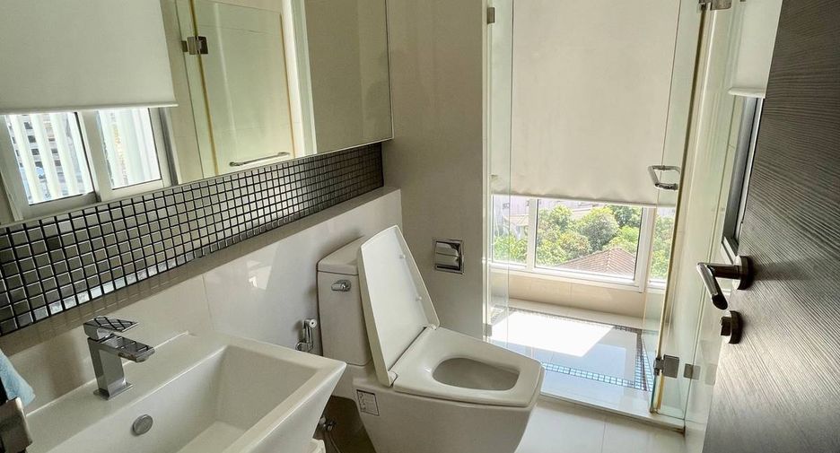 For sale 1 Beds condo in Sathon, Bangkok