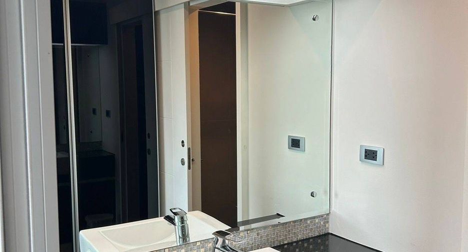 À vendre 1 chambre condo à Khlong Toei, Bangkok
