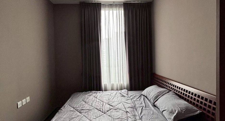 For sale 3 bedrooms condo in Khlong Toei, Bangkok