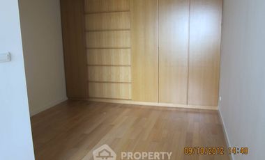 For sale 2 bedrooms condo in Yan Nawa, Bangkok