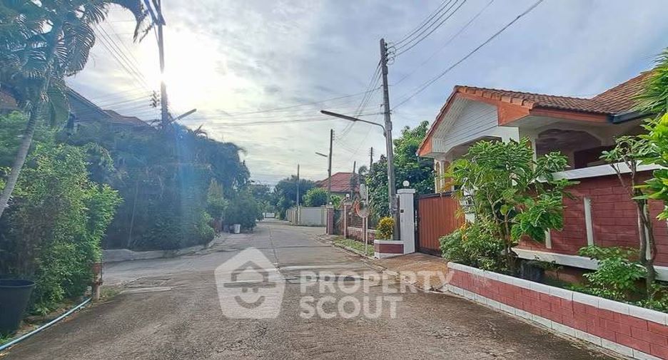 Haus zum Kauf mit 4 Zimmer in Bang Lamung, Chonburi