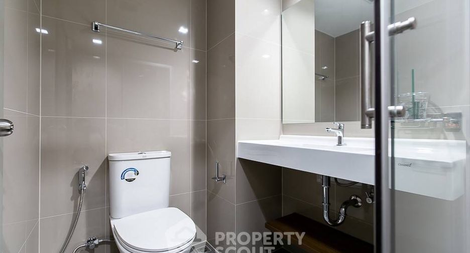 Продажа 1 кровать кондо в Пхра Кханонг, Бангкок