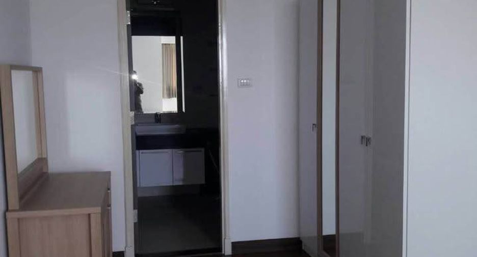 For sale 2 bedrooms condo in Yan Nawa, Bangkok