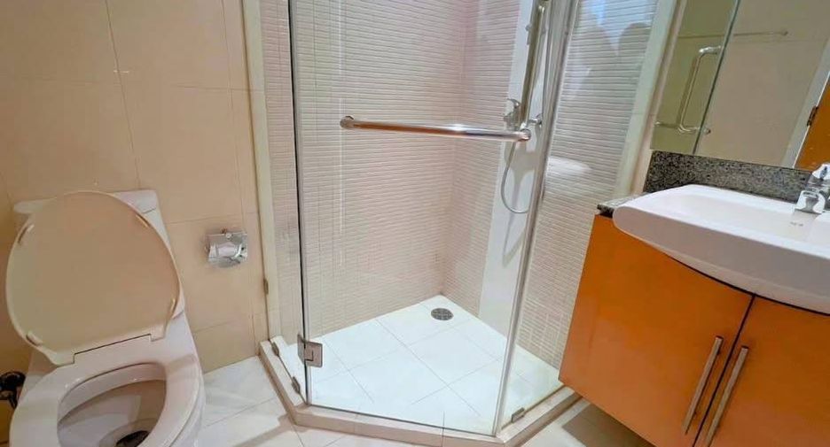 ขาย 2 ห้องนอน คอนโด ใน คลองเตย, กรุงเทพฯ