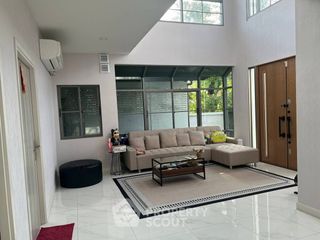 Haus zur Miete und zum Kauf mit 5 Zimmer in Lat Krabang, Bangkok