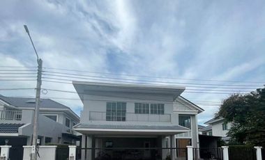 Haus zur Miete und zum Kauf mit 5 Zimmer in Lat Krabang, Bangkok