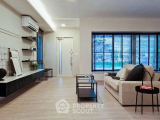 Casa en alquiler y en venta de 3 habitaciones en Prawet, Bangkok