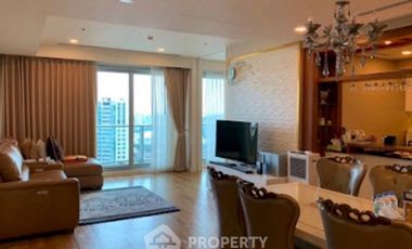 For sale 3 ベッドルーム condo in Sathon, Bangkok