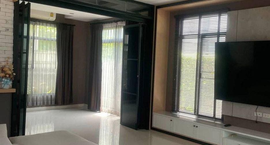 For rent and for sale 4 bedrooms house in Suan Luang, Bangkok