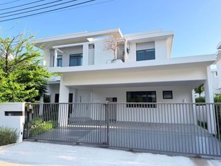 Haus zur Miete mit 4 Zimmer in Bang Phli, Samut Prakan