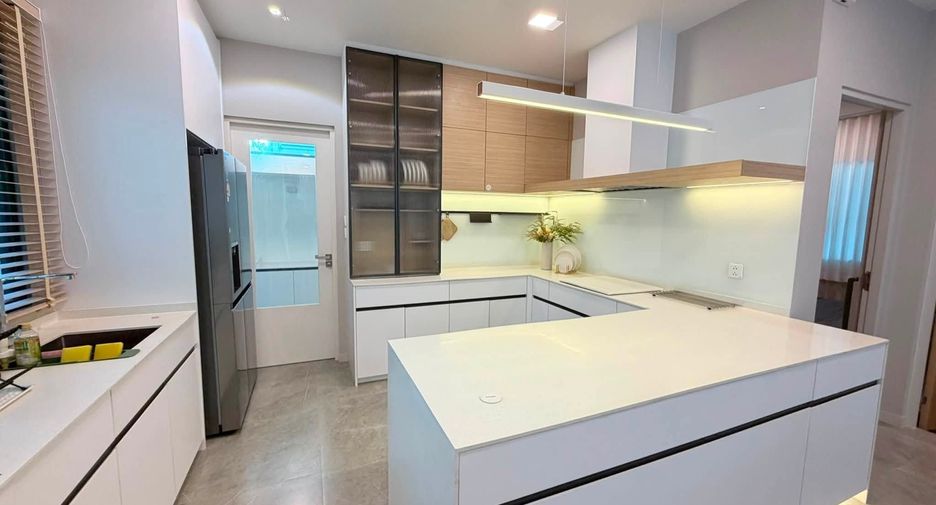 For rent 4 bedrooms house in Bang Phli, Samut Prakan
