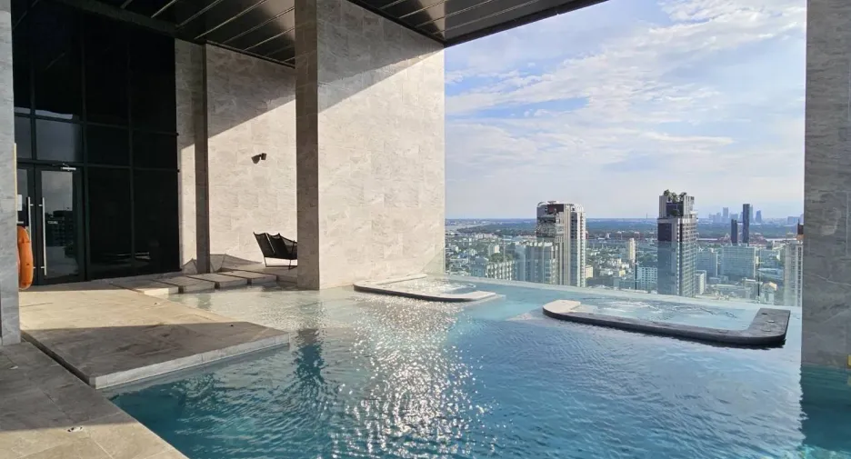 Condo en venta y en alquiler de 2 habitaciones en Watthana, Bangkok