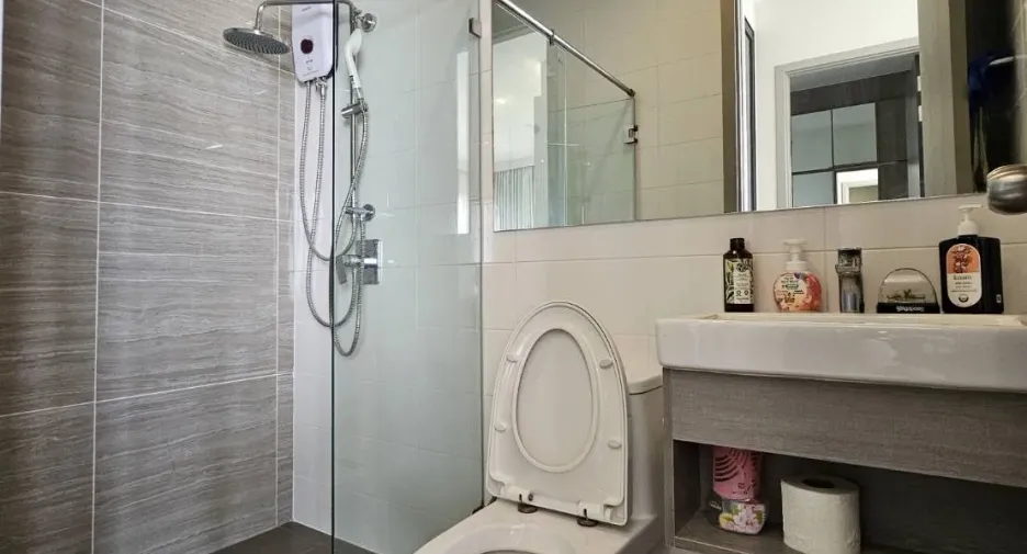 Condo en venta y en alquiler de 2 habitaciones en Watthana, Bangkok