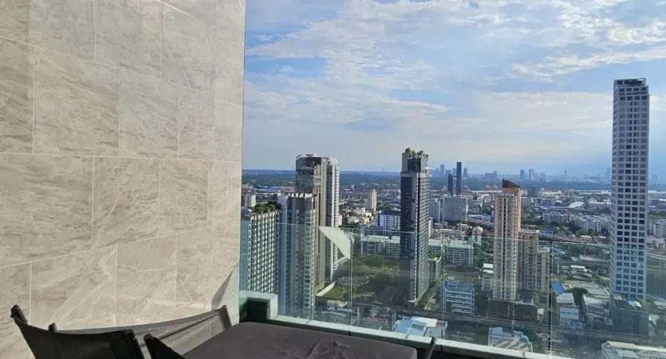 Condo en venta y en alquiler de 2 habitaciones en Watthana, Bangkok