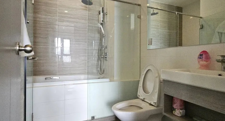 Condo en venta y en alquiler de 2 habitaciones en Watthana, Bangkok