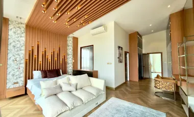 For sale 5 ベッドルーム villa in Bang Lamung, Chonburi