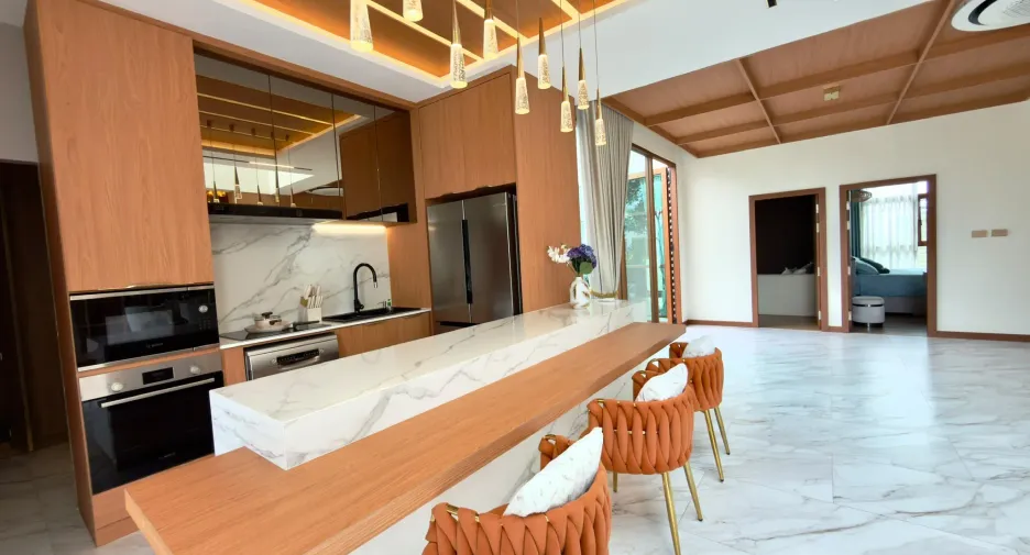 For sale 5 ベッドルーム villa in Bang Lamung, Chonburi