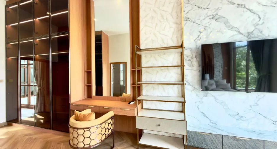 For sale 5 ベッドルーム villa in Bang Lamung, Chonburi