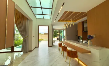 For sale 5 ベッドルーム villa in Bang Lamung, Chonburi