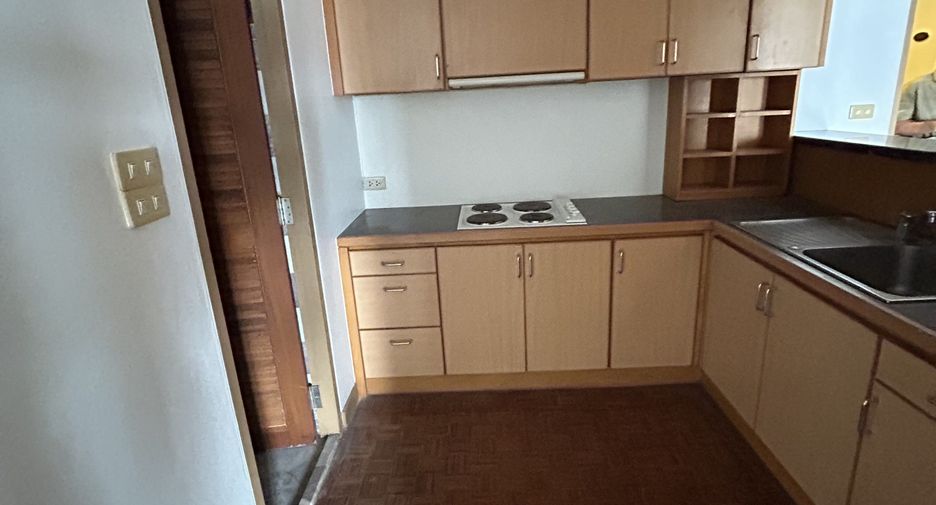 Condo en venta de 3 habitaciones en Sathon, Bangkok
