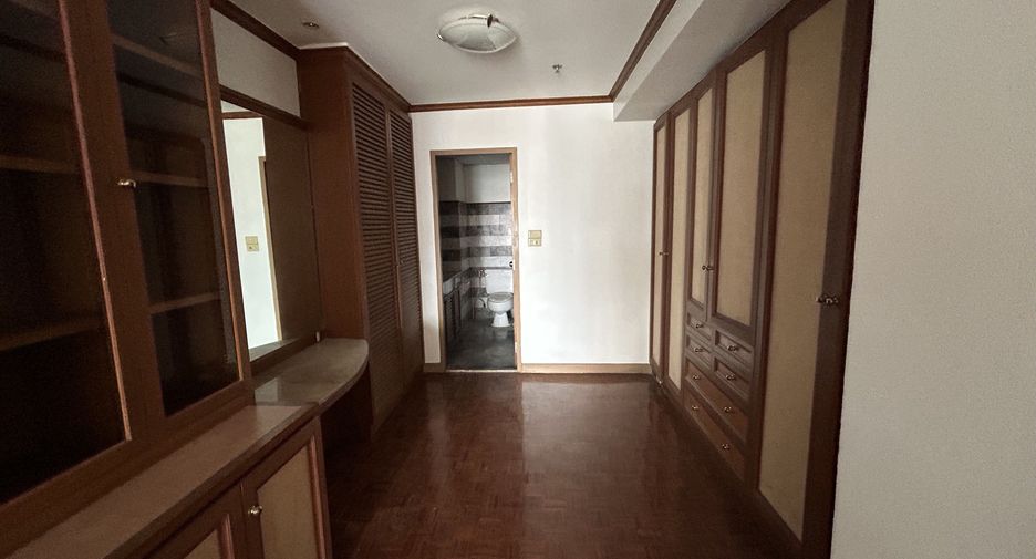 Condo en venta de 3 habitaciones en Sathon, Bangkok