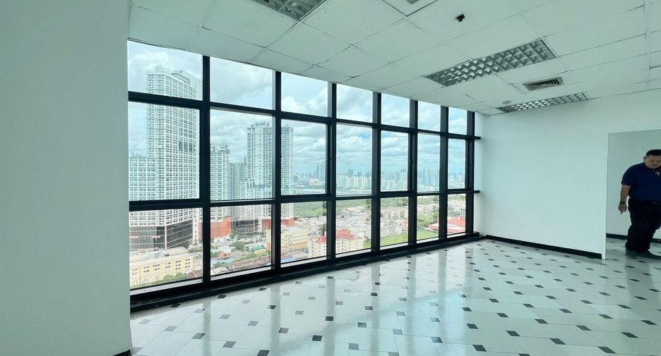 Oficina en alquiler en Huai Khwang, Bangkok