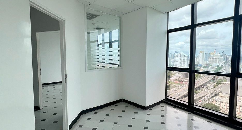 Oficina en alquiler en Huai Khwang, Bangkok