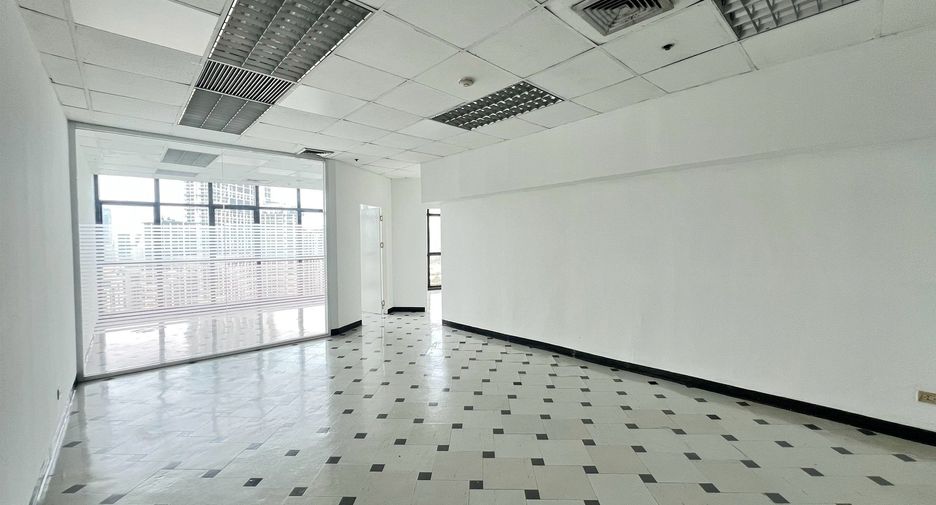 Oficina en alquiler en Huai Khwang, Bangkok