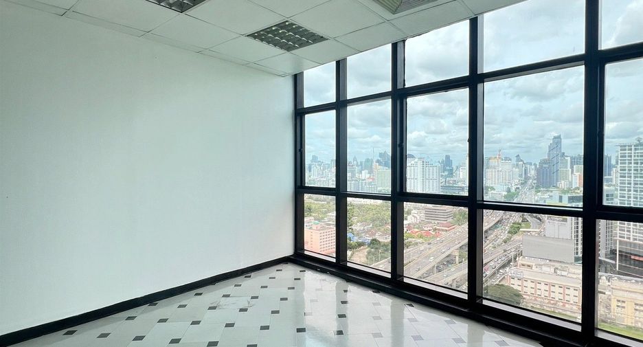 Oficina en alquiler en Huai Khwang, Bangkok