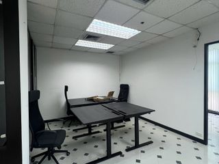 Oficina en alquiler en Huai Khwang, Bangkok