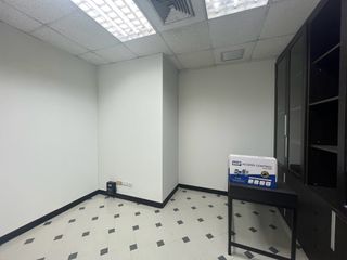 Oficina en alquiler en Huai Khwang, Bangkok