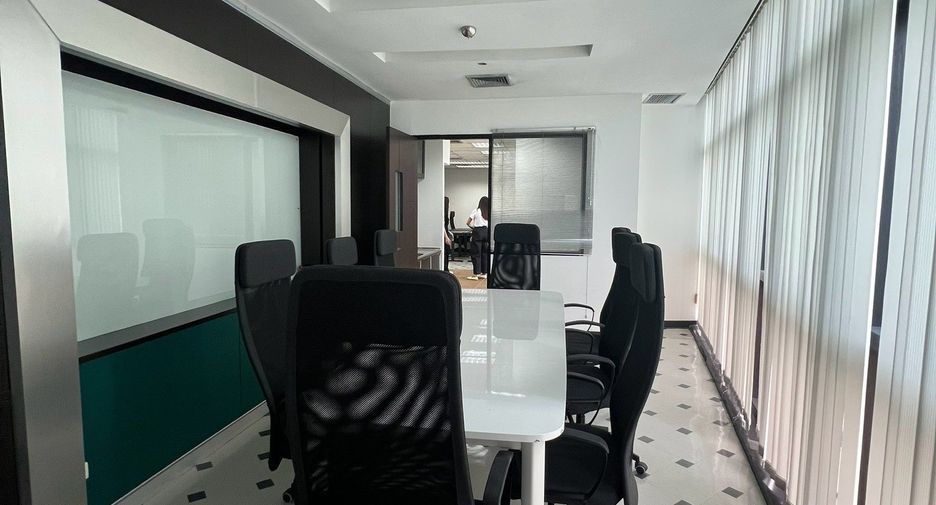 Oficina en alquiler en Huai Khwang, Bangkok