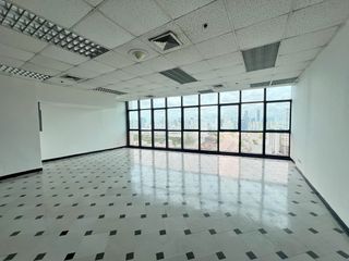 Oficina en alquiler en Huai Khwang, Bangkok